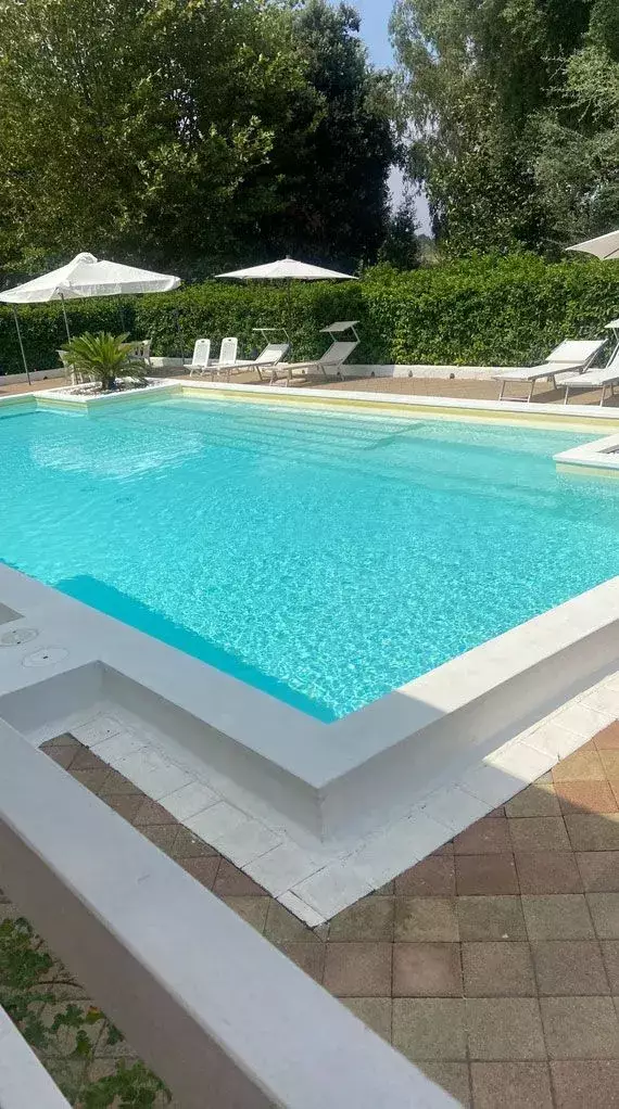 Senza-titolo-8-1920w.webp Pulizia e manutenzione piscine a Ugento Lecce - SINAT